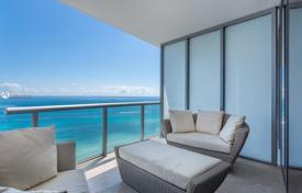Modern apartment with ocean views in a residence on the first line of the beach, Sunny Isles Beach, Florida, USA for 875,000 €