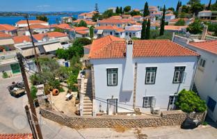 Three-level historic house just 130 meters from the sea on the island of Spetses, Greece for 950,000 €