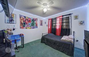 4-bedroom house 291 m² in Miami for $779,000