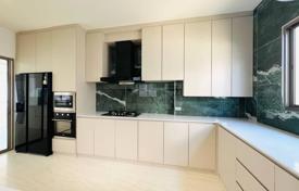 4-bedrooms villa 255 m² in Pattaya, Thailand for $327,000