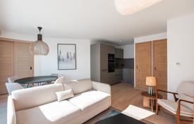 Ski in and out luxury 3 bedroom duplex penthouse apartment seconds from the Bergers ski lifts (A) for 1,735,000 €