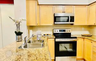 5-bedroom apartment in Yonge Street for C$910,000