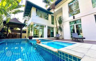 5-bedroom villa 360 m² in Pattaya for $802,000
