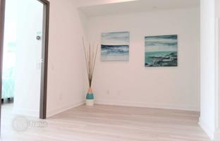 2-bedroom apartment in Bathurst Street for C$869,000