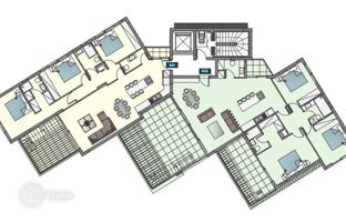 3-bedroom penthouse 168 m² in Germasogeia for 715,000 €