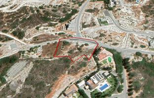 Land plot 2,740 m² in Agios Tychonas for 780,000 €