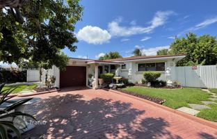 3-bedroom house 154 m² in Miami for $495,000
