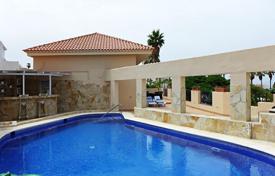 Modern renovated villa with a swimming pool, a garden and a terrace at 800 meters from the beach, San Eugenio, Tenerife, Spain for 1,800 € per week