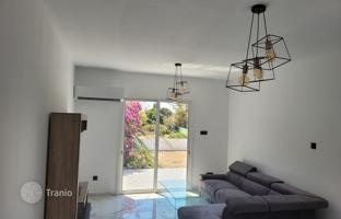 3-bedroom cottage 100 m² in Chloraka for 385,000 €