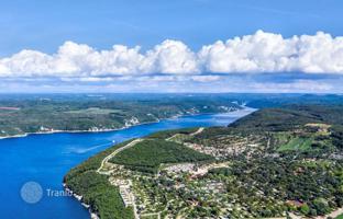 Land plot 25,000 m² in Rovinj for 314,000 €