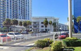 Condo – Hallandale Beach, Florida, USA for $300,000