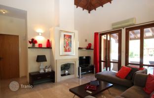 3-bedroom cottage 200 m² in Aphrodite Hills for 1,795,000 €