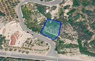 Land plot 903 m² in Tala for 350,000 €