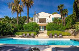Provencal villa close to seafront. Price on request