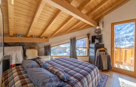 SPACIOUS FAMILY CHALET WITH PANORAMIC VIEW for 1,580,000 €