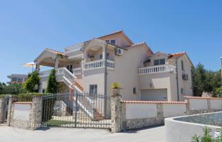12-bedroom house 329 m² in Vodice for 770,000 €
