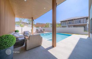4-bedroom villa 300 m² in Pattaya for $563,000