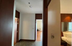 3 bed Condo in Royal Residence Park Lumphini Sub District for 3,500 € per week