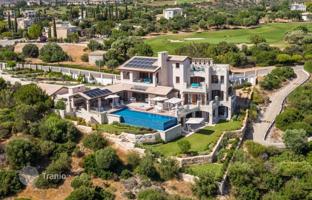 6-bedroom cottage 564 m² in Aphrodite Hills for 5,950,000 €
