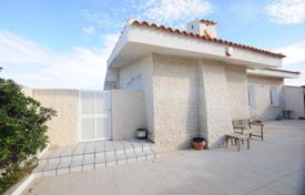 Cozy cottage with a backyard, a sitting area, two terraces and a garage, Guardamar del Segura, Spain for 420,000 € Cozy cottage with a backyard, a sitting area, two terraces and a garage, Guardamar del Segura, Spain for 420,000 €