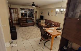1-bedroom apartments in condo 63 m² in Sunny Isles Beach for $295,000