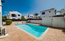Marvellous 2-bedroom detached villa with Title Deeds & Private Swimming Pool in the sought after Ayia Triada for 290,000 €