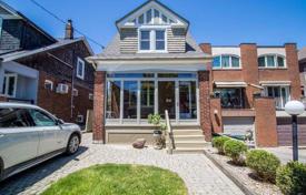 Townhome – Hillsdale Avenue East, Toronto, Ontario,  Canada for C$2,184,000