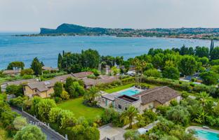 Magnificent villa with magical lake view in San Felice del Benaco, Garda, Italy for 3,850,000 €