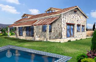 4-bedroom cottage 265 m² in Souni-Zanakia for 680,000 €