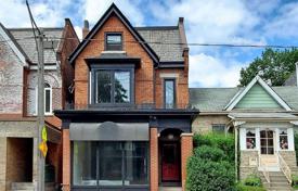 Townhome – Pape Avenue, Toronto, Ontario,  Canada for C$2,204,000