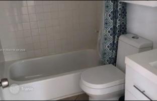 2-bedroom apartments in condo 64 m² in Miami Beach for $329,000