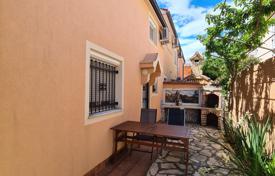 House Medulin! Terraced house with garage! for 375,000 €