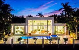 Spacious villa with a backyard, a pool, recreation area and a garage, Fort Lauderdale, USA for $3,250,000