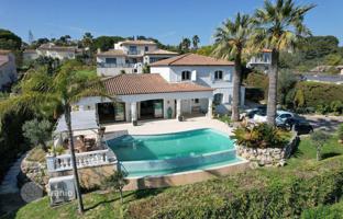 Exquisite villa with a pool and panoramic views in Antibes, Cote d'Azur, France for 2,490,000 €