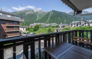 2-bedroom apartment 46 m² in Chamonix for 570,000 €
