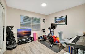 Townhome – West End, Miami, Florida,  USA for $654,000