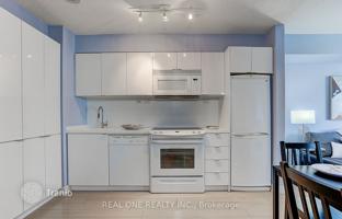 4-bedroom apartment in Iceboat Terrace for C$801,000