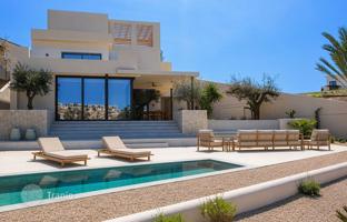 4-bedroom villa 935 m² in Guardamar del Segura for 1,498,000 €