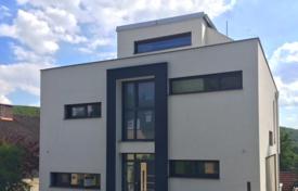 Houses for sale in Vienna. Modern family house with a large garden and a garage in Penzing, Vienna Houses for sale in Vienna. Modern family house with a large garden and a garage in Penzing, Vienna