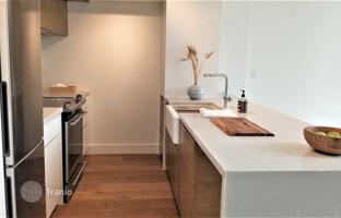 2-bedroom apartment in Etobicoke for C$1,143,000