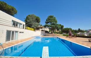 Spacious modern villa with a pool in Condado del Jaruco, Lloret de Mar, Costa Brava, Spain for 1,200,000 €