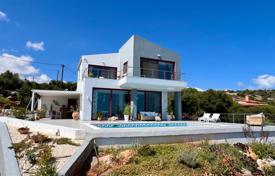 Modern villa with gardens, swimming pool and spectacular sea views for 550,000 €