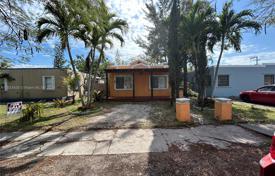 Townhome – Hollywood, Florida, USA for $680,000