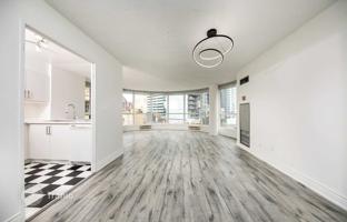 2-bedroom apartment in Carlton Street for C$1,173,000