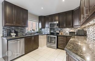 11-bedroom house in North York for C$2,105,000