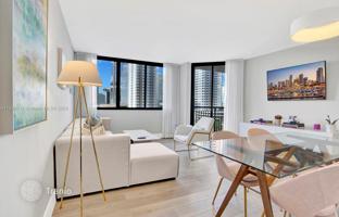 2-bedroom apartments in condo 88 m² in Miami for $660,000
