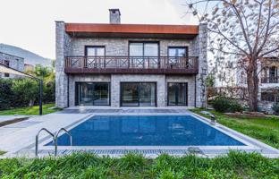 Two-storey villa with a swimming pool in the center of Yalikavak, Turkey for 54,140,000 TRY