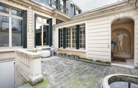 Detached house – Paris, Ile-de-France, France for 3,290,000 €