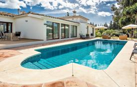 Villa for sale in San Pedro Playa, San Pedro de Alcantara for 2,400,000 €