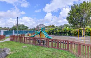 3-bedroom apartments in condo 144 m² in Miami for $369,000